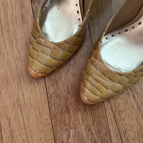 BCBGirls Pumps - Picture 5 of 9